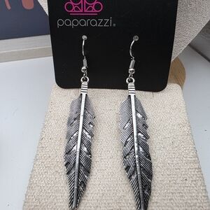 Paparazzi Silver Leaf Earrings (290)